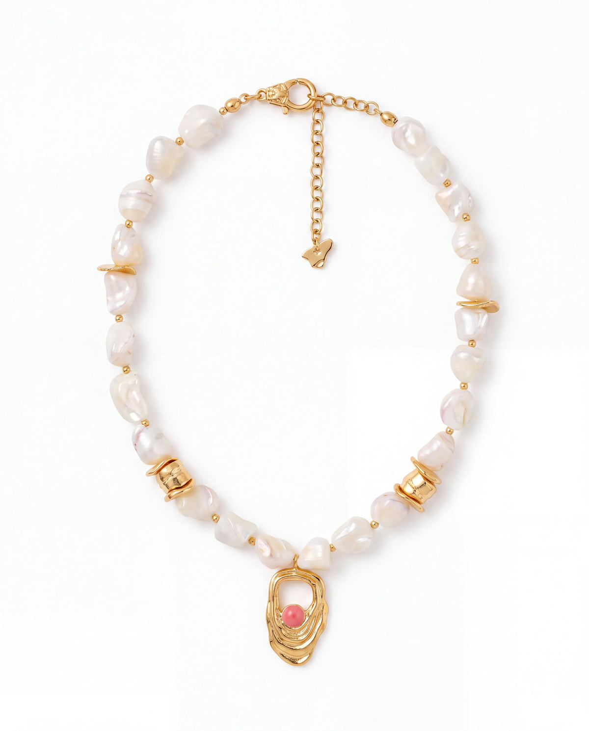 Mother of Pearl Whisper Kolye - gerçek sedef boncuklu, altın küre ve kelebek charm detaylı kolye, ürün görseli